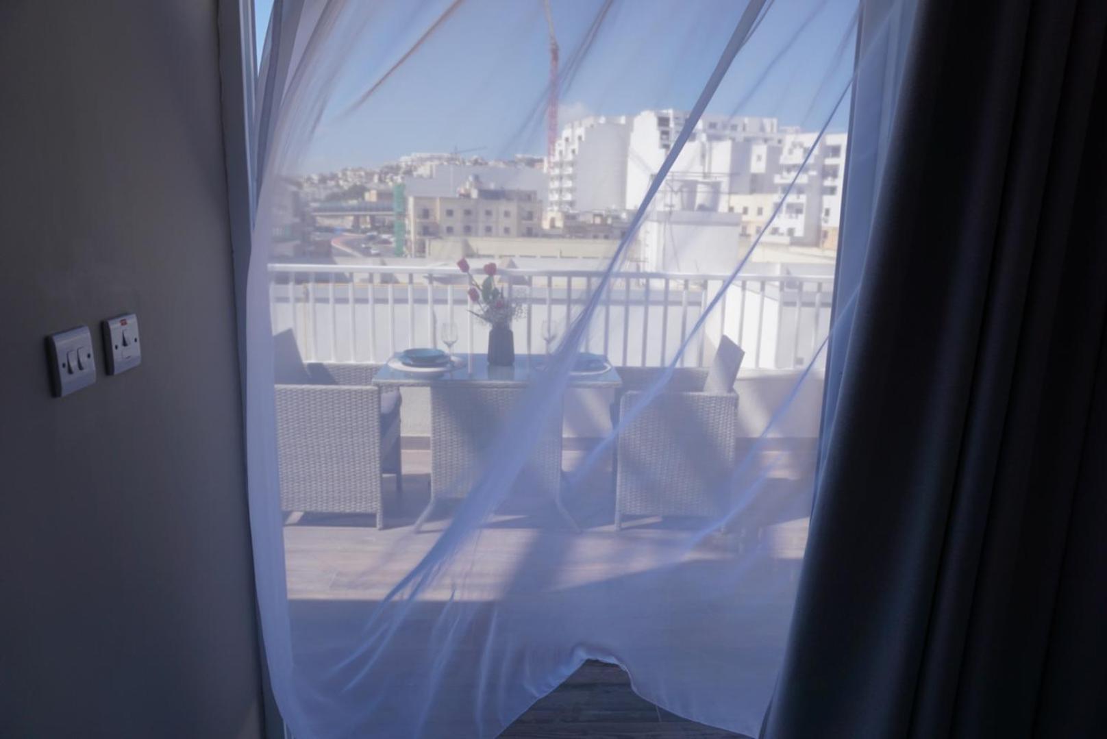 Korzo Suites Gzira Exteriör bild