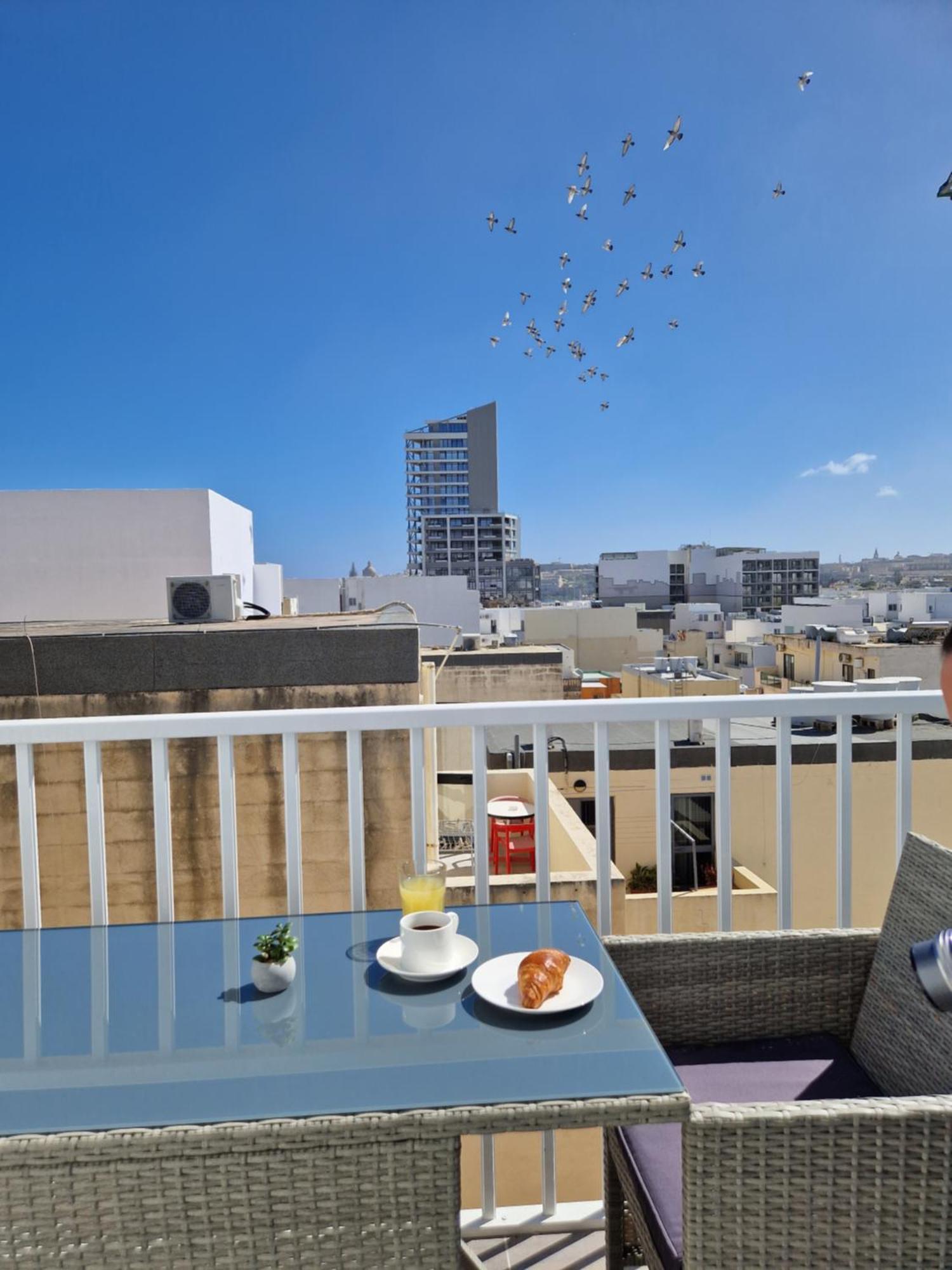 Korzo Suites Gzira Exteriör bild